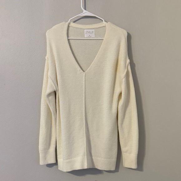 STYLUS Sweaters - STYLUS Oversized Women's Soft Cream V-Neck Sweater